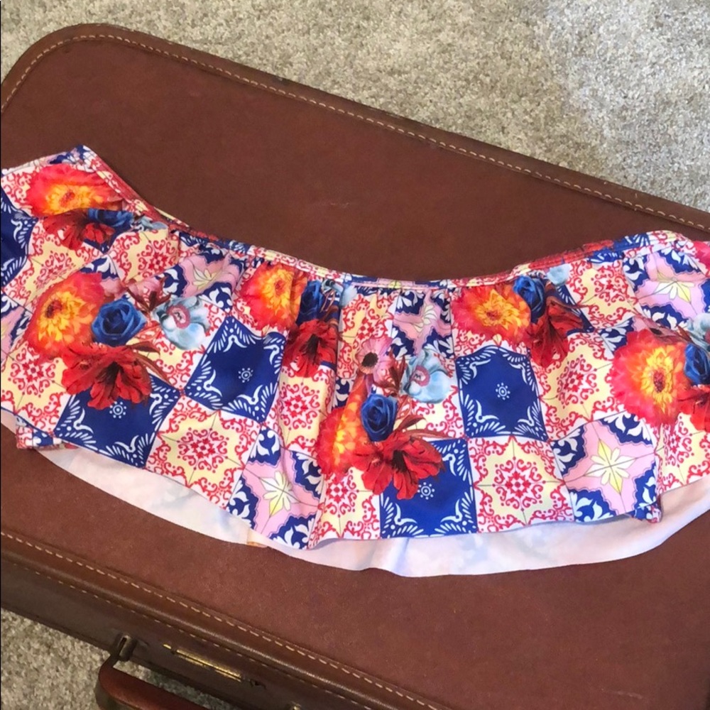 Bandeau patterned bikini top